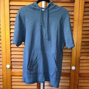 Free Planet Short Sleeved Hoodie Size Medium